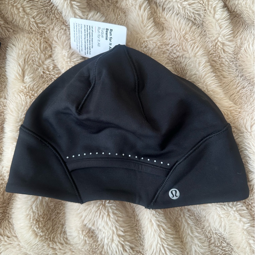 NWT Lululemon Run for it all Beanie OS